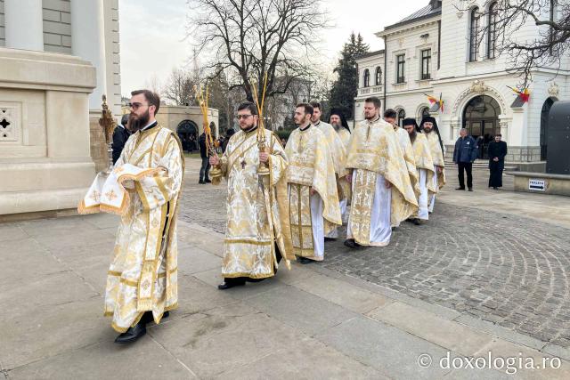 Părintele Mitropolit Teofan a slujit la Catedrala Mitropolitană din Iași