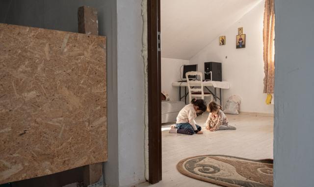 Pro Vita Iași construiește o casă pentru o familie cu 9 copii