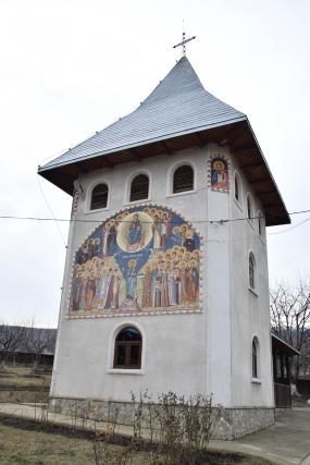 Liturghie arhierească la schitul cu șapte viețuitori