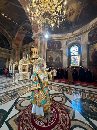 PS Ieronim slujind la Mănăstirea Ghighiu
