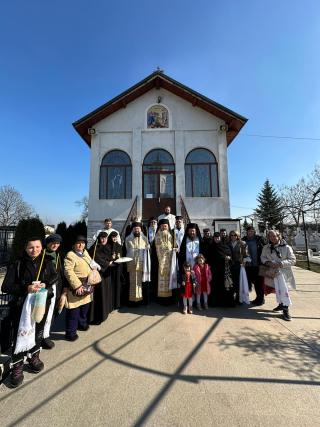 PS Ieronim slujind la Mănăstirea Ghighiu