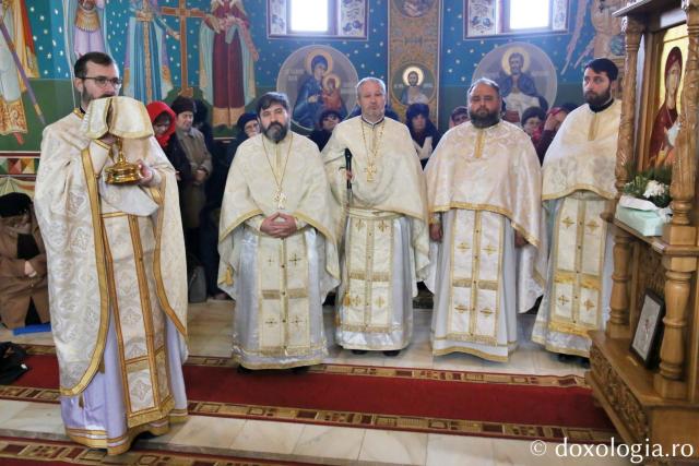 Sobor de preoți la Vohodul Mare, ieșirea cu Cinstitele Daruri,