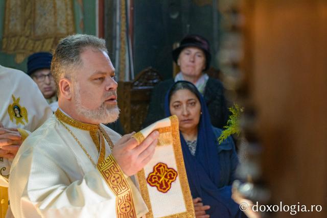 Slujire arhierească la Parohia „Sfinţii Arhangheli” din Pașcani