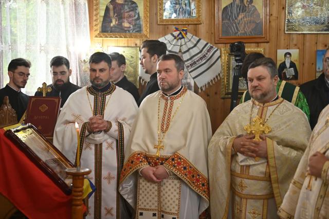 preoți la Sfânta Liturghie