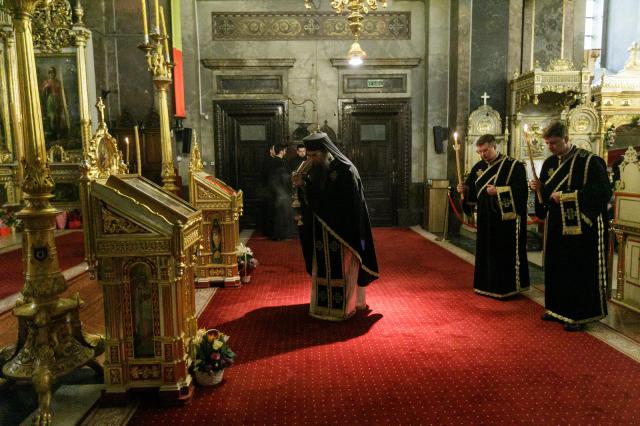 Sfânta Liturghie a Darurilor mai înainte sfințite la Catedrala Mitropolitană din Iaşi