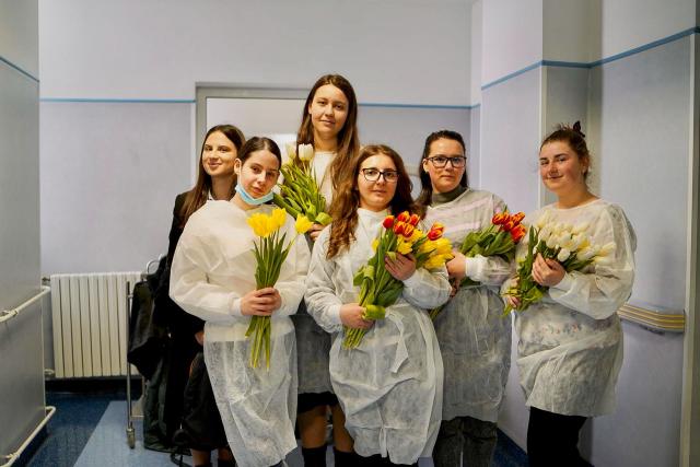 „Flori pentru mămici” – activitate a  Asociației „Studenți pentru Viață” Iași