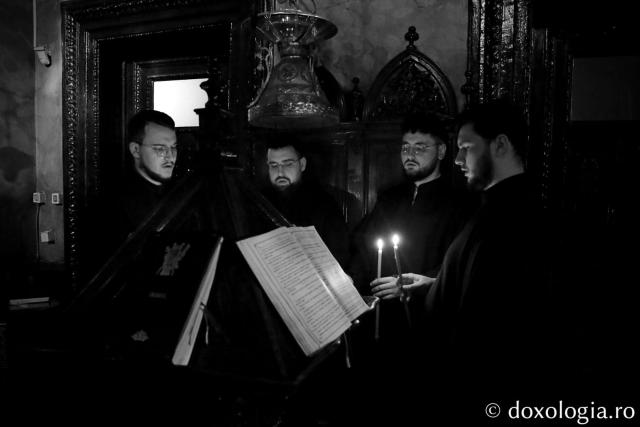 psalți la strană
