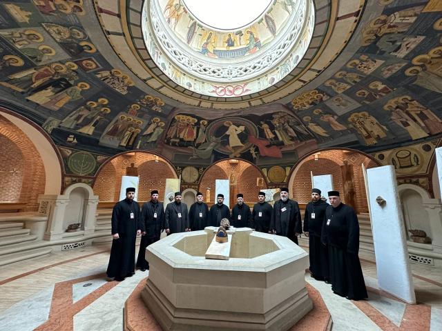 Un grup de preoți din Episcopia Daciei Felix în pelerinaj la muzeul Mitropolitan Iași