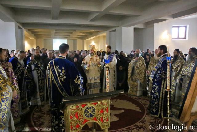 Sfânta Liturghie cu arhiereu
