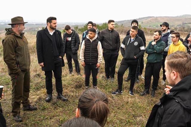 Ziua Mondială a Plantațiilor Forestiere, marcată de ASCOR Alba Iulia și Seminarul Teologic prin sădirea a 300 de puieți forestieri