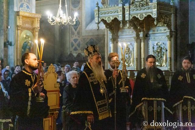 La înjumătățirea Postului IPS Teofan a săvârșit Liturghia Darurilor la Catedrala Mitropolitană din Iași