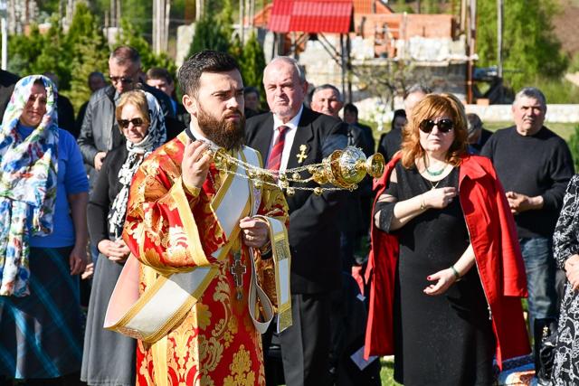 Binecuvântare pentru obștea Mănăstirii „Înălțarea Sfintei Cruci” – Petroșnița