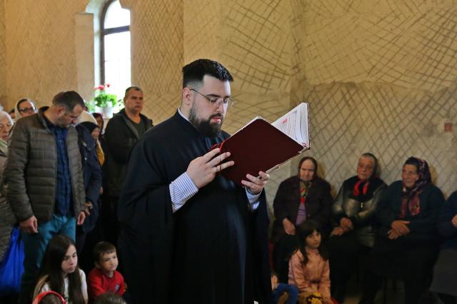 psalt citind apostolul