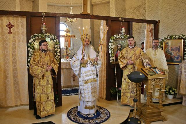 Bucurie în comunitatea de la Curagău: Slujbă arhierească și Taina Sfântului Botez pentru cel mai nou membru al parohiei