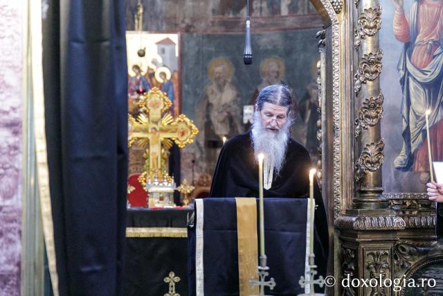 Denia celor 12 evanghelii la Mănăstirea Frumoasa din Iași
