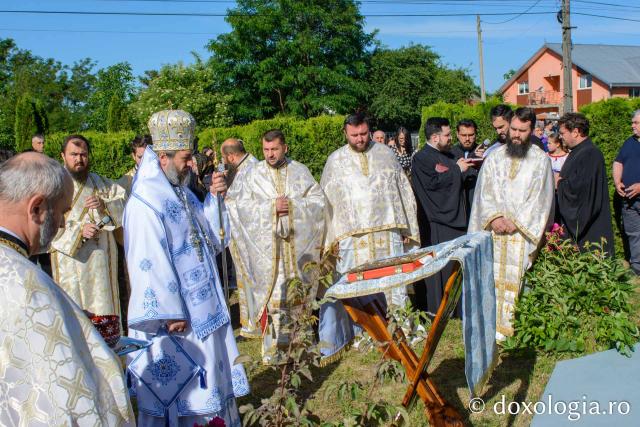 Biserica din Dragalina, resfințită de PS Nichifor Botoșăneanul