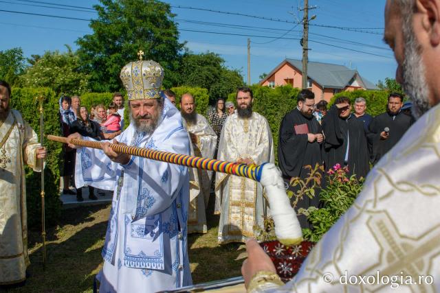 Biserica din Dragalina, resfințită de PS Nichifor Botoșăneanul