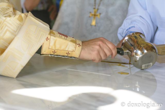 Biserica din Dragalina, resfințită de PS Nichifor Botoșăneanul