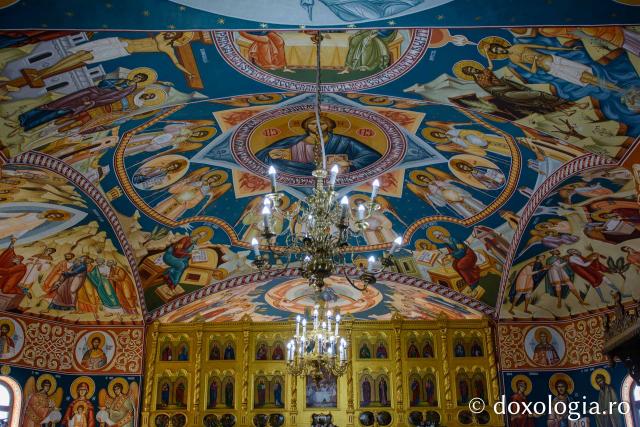 Biserica din Dragalina, resfințită de PS Nichifor Botoșăneanul