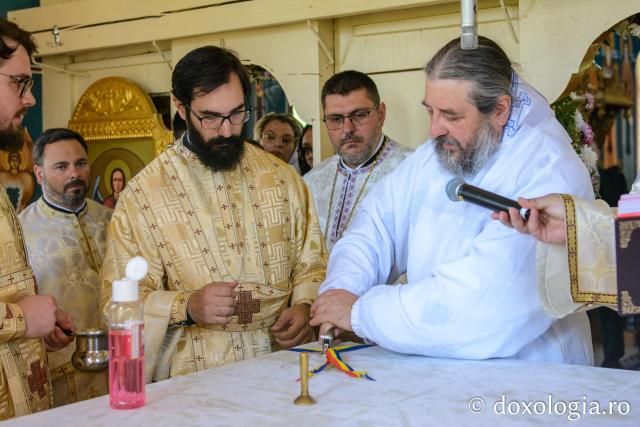 Biserica din Dragalina, resfințită de PS Nichifor Botoșăneanul