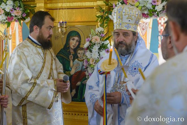 Biserica din Dragalina, resfințită de PS Nichifor Botoșăneanul