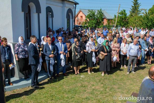 Biserica din Dragalina, resfințită de PS Nichifor Botoșăneanul