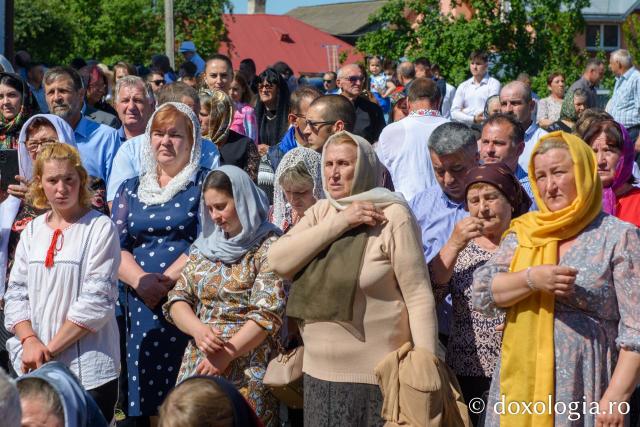 Biserica din Dragalina, resfințită de PS Nichifor Botoșăneanul