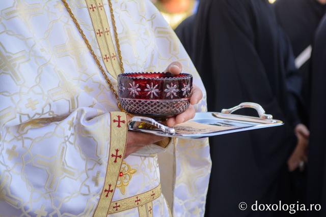 Biserica din Dragalina, resfințită de PS Nichifor Botoșăneanul