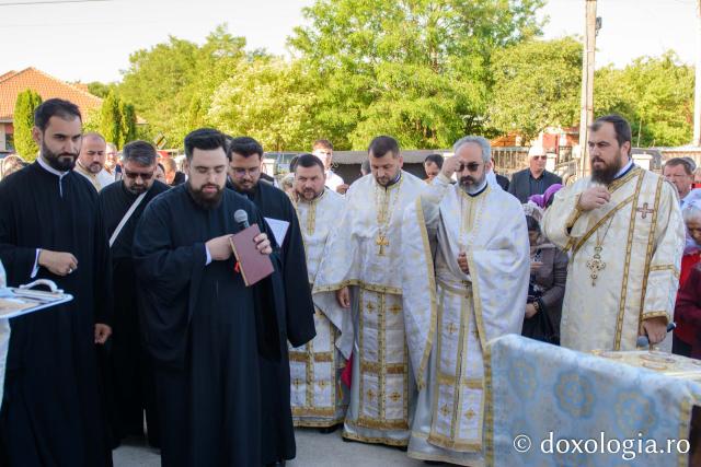Biserica din Dragalina, resfințită de PS Nichifor Botoșăneanul