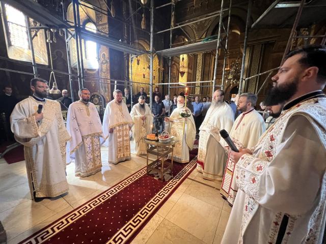 Sfânta Liturghie la Mănăstirea Sfinții Trei Ierarhi din Iași