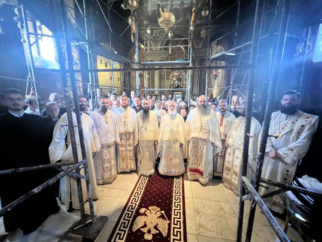 Sfânta Liturghie la Mănăstirea Sfinții Trei Ierarhi din Iași