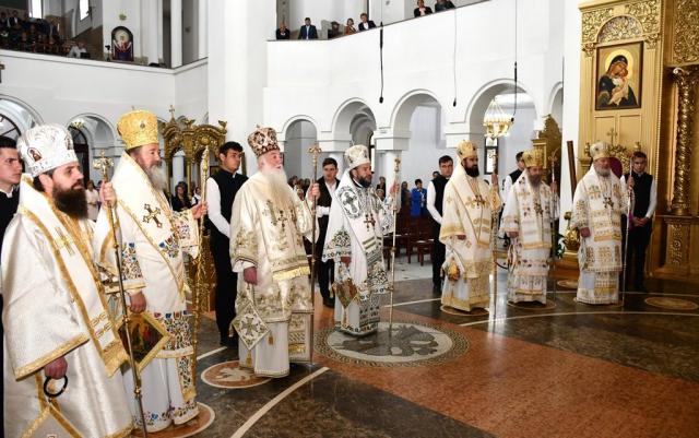 7 ierarhi ai Bisericii Ortodoxe Române la hramul Catedralei din Caransebeș