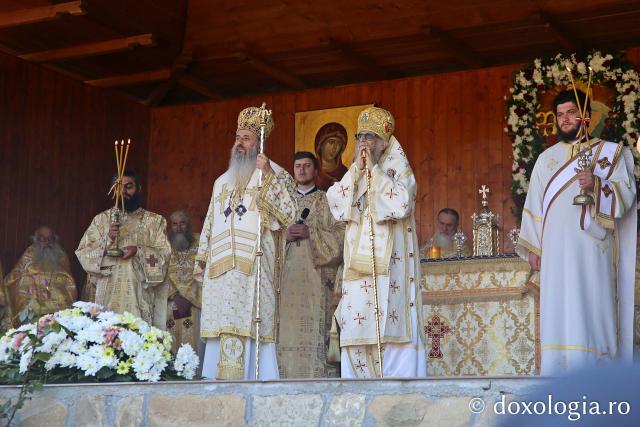 Înaltpreasfințitul Efrem, Mitropolit de Tripoli, Al-Koura și Împrejurimi și Înaltpreasfințitul Părinte Mitropolit Teofan