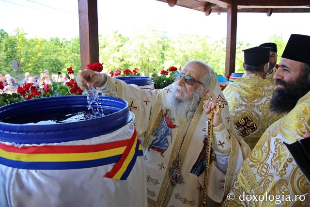 Înaltpreasfințitul Efrem, Mitropolit de Tripoli, Al-Koura și Împrejurimi din Patriarhia Antiohiei