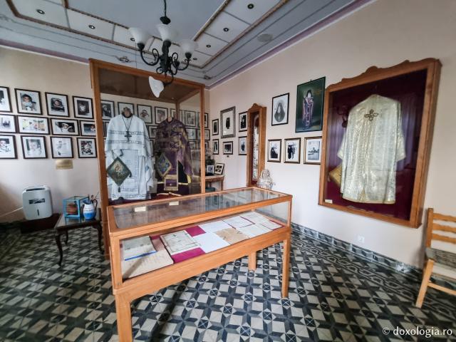 Colecție de obiecte și fotografii ale Sfântului Cuvios Antim din Chios