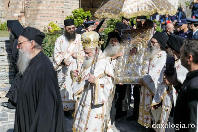 Procesiunea cu icoana Maicii Domnului „Axion Estin”
