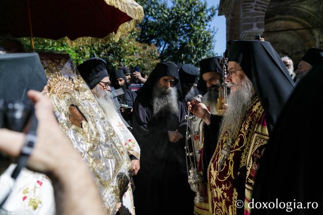 Procesiune cu icoana Maicii Domnului „Axion estin”