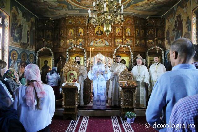 Hram și centenar | S-au împlinit 100 de ani de la sfințirea lăcașului de cult din Bogonos, închinat Sfinților Împărați Constantin și Elena
