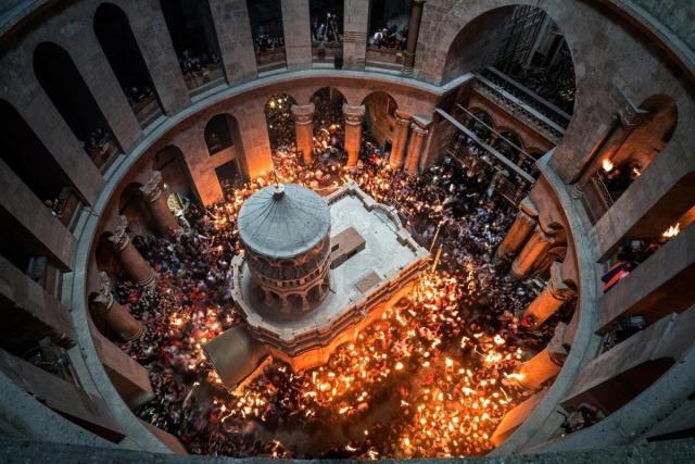 Biserica Sfântului Mormânt al Mântuitorului în Sâmbăta Mare