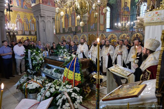 Înmormântarea doamnei Alexandrina Cernov, vineri, 7 iunie 2024, Mănăstirea Putna