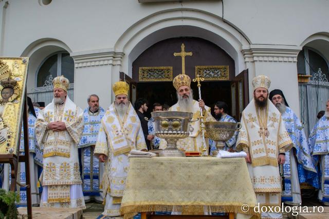 Sărbătoarea Înălțării Domnului, hramul Mănăstirii Neamț