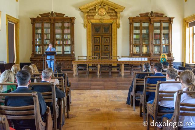 Premii pentru olimpicii la disciplinele de specialitate din cadrul Seminariilor Teologice și vocaționale