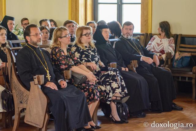 Premii pentru olimpicii la disciplinele de specialitate din cadrul Seminariilor Teologice și vocaționale