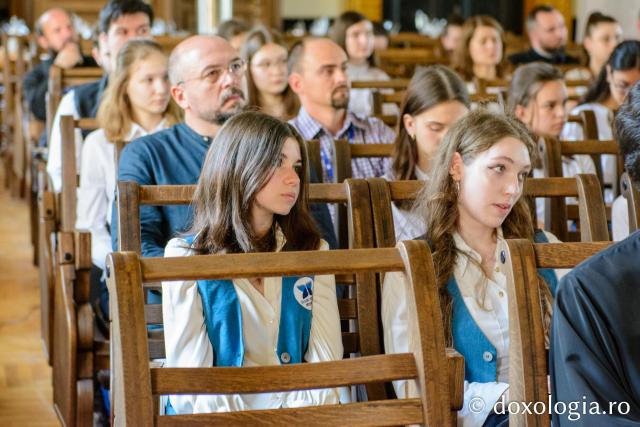 Premii pentru olimpicii la disciplinele de specialitate din cadrul Seminariilor Teologice și vocaționale