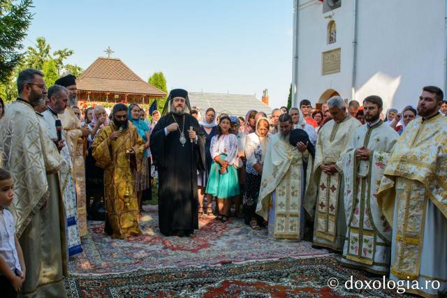 Binecuvântare arhierească la hramul Mănăstirii Lacuri - Hârlău