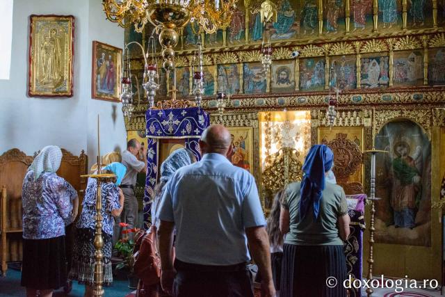 Binecuvântare arhierească la hramul Mănăstirii Lacuri - Hârlău