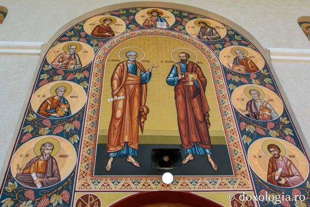 Pictura bisericii „Sfinții Apostoli Petru și Pavel” din cartierul botoșanean ANL Cișmea a fost sfințită