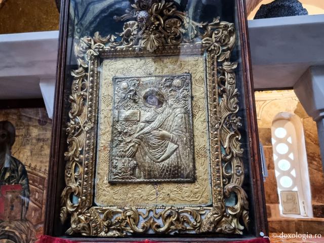 Icoana Maicii Domnului „Neamonitissa” din Chios