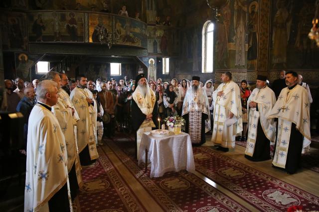 Trei personalități nemțene au fost evocate la Farcașa: IPS Teofan, prezent la dezvelirea busturilor părintelui Petroniu Tănase, scriitorului Ion Creangă și generalului Gheorghe Manoliu