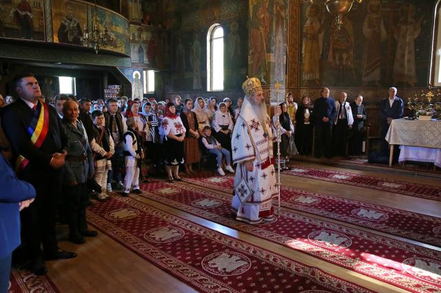Trei personalități nemțene au fost evocate la Farcașa: IPS Teofan, prezent la dezvelirea busturilor părintelui Petroniu Tănase, scriitorului Ion Creangă și generalului Gheorghe Manoliu